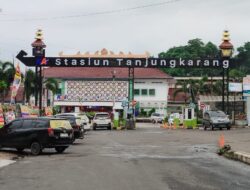 Rencana Pemasangan Portal Stasiun Tanjung Karang Ditentang Warga Gunung Sari