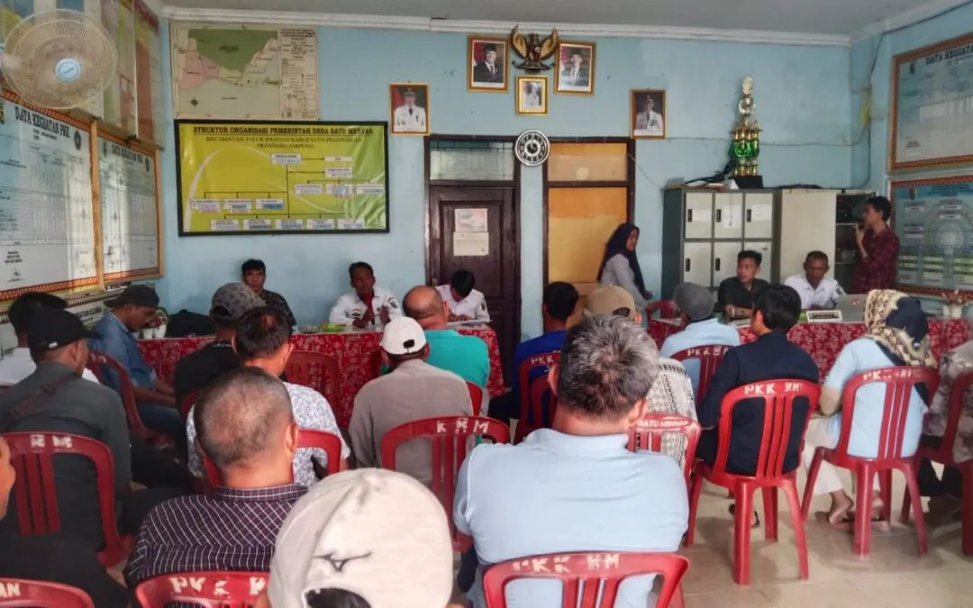 Musdesus Desa Batu Menyan, Pesawaran, Untuk Verifikasi Penetapan KPM Penerima BLT DD Tahun 2025 (foto : Desa Batu Menyan)