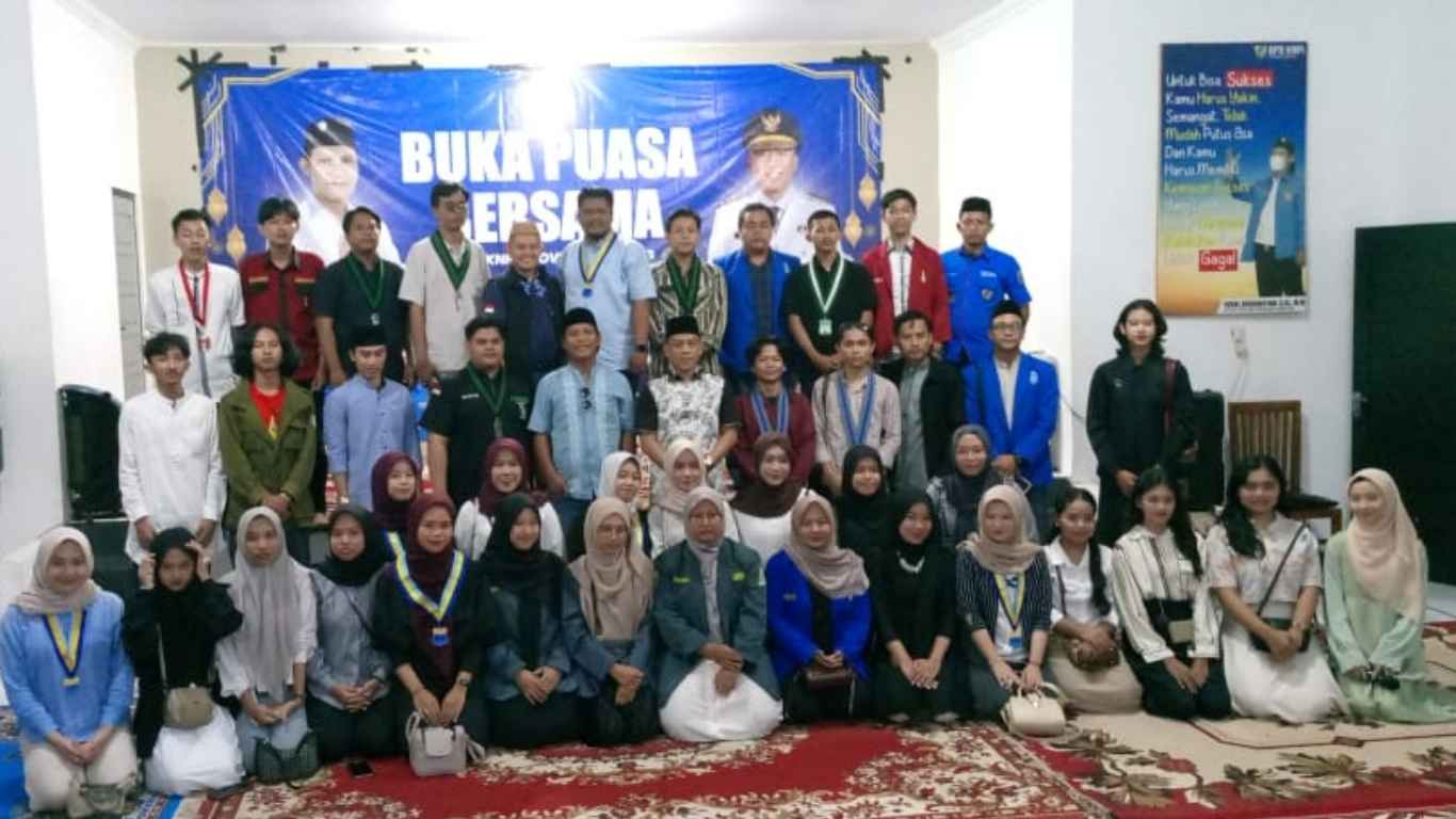 Foto Bersama Dalam Acara Buka BersamaDPD KNPI Lampung (foto : DPD KNPI Lampung)