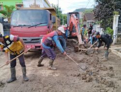 Dinas PU Bandar Lampung Kerahkan Alat Berat Untuk Bersihkan Lumpur Banjir