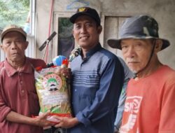Pemdes Batu Menyan Beri Bantuan Bibit Padi Untuk Warganya