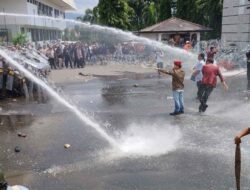 Unjuk Rasa Petani Singkong Dan Aliansi Mahasiswa Sempat Diwarnai Kericuhan