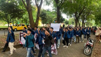 Mahasiswa FEB UNILA Gelar Unjuk Rasa Pengusutan Kekerasan Dan Pelanggaran Kode Etik Ornawa