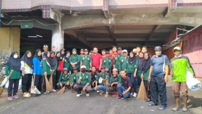 Jumat Bersih Gunung Sari Fokus Bersihkan Tumpukan Sampah Di Bawah Ramayana Tanjung Karang