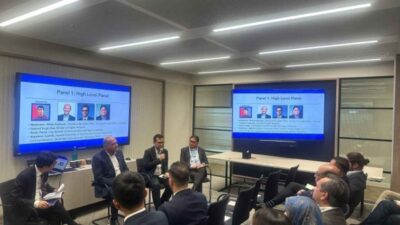 Hadiri London Tech Week 2025: Wakil Menteri Nezar Patria Paparkan Strategi AI Indonesia
