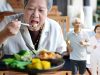 6 Tips Mengatur Pola Makan Sehat Untuk Yang Berusia Lanjut