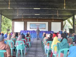 HUT PMI Ke-80, Brigif 4 Marinir Dan PT Asia Makmur Bagikan Beras untuk Warga Lampung