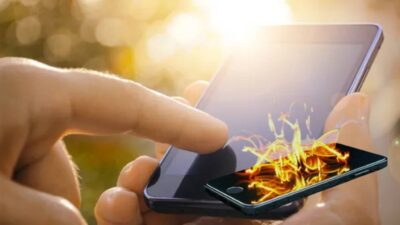 Hati-Hati, Ini 5 Bahaya Serius Smartphone Yang Sering Terpapar Panas Matahari