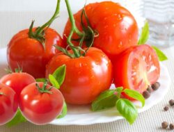 Tomat, Si Merah Kecil dengan Segudang Manfaat untuk Kesehatan