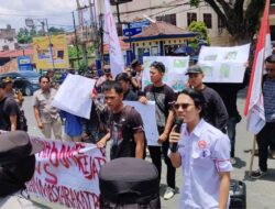 PGK Gelar UnjukRasa Kritik Anggaran Hibah 6 Milyar Dan Persoalan TPA Bakung