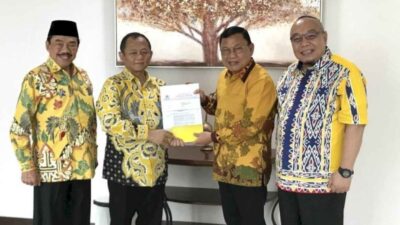 Hanan Terima SK, Umumkan Kepengurusan Golkar Lampung 20 Oktober Mendatang
