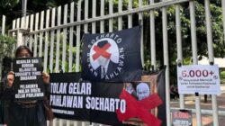 Menggugat Gelar Pahlawan Nasional Untuk Soeharto