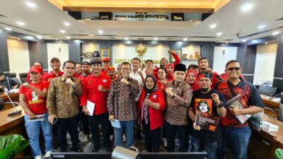 Massa Unjuk Rasa Nasional Konfederasi KASBI, Sampaikan Usulan Dan Pengaduan Buruh Ke BAM DPR RI