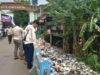 Tumpukan Sampah Menggunung di Sungai Kanci Berhasil Diangkat, Camat Astanajapura Tegaskan Pentingnya Penegakan Perdes Sampah