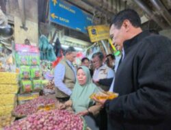 Sidak Pasar Jelang Nataru, Mentan Amran: Mayoritas Harga Pangan Stabil dan di Bawah HET