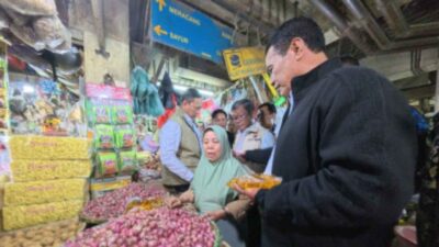 Sidak Pasar Jelang Nataru, Mentan Amran: Mayoritas Harga Pangan Stabil dan di Bawah HET