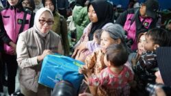 Tinjau Posko Bencana Tanah Longsor di Kabupaten Bandung Barat, Menteri PPPA Dorong Data Terpilah dan Trauma Healing