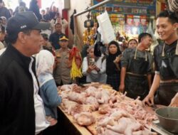 Sidak Pasar Tagog, Mentan Tegaskan Tak Ada Toleransi Harga di Atas HET