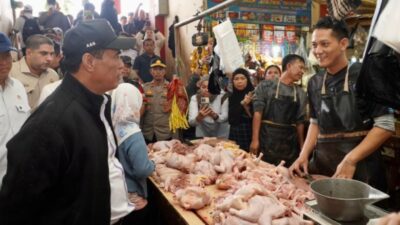 Sidak Pasar Tagog, Mentan Tegaskan Tak Ada Toleransi Harga di Atas HET