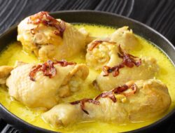 Opor Ayam: Perpaduan Rempah Tiga Budaya yang Menjadi Ikon Kuliner Lebaran Nusantara