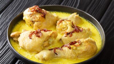 Opor Ayam: Perpaduan Rempah Tiga Budaya yang Menjadi Ikon Kuliner Lebaran Nusantara