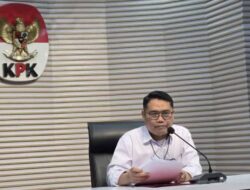 KPK Tetapkan Bupati dan Sekda Cilacap Tersangka Pemerasan Dana THR