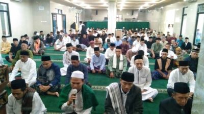 Ratusan Orang Khusyuk Ikuti Shalat Id Di Masjid Jami’ussalam, Kelapa Tiga Permai, Bandar Lampung