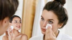 Ini Cara Menghapus Riasan Dengan Bahan Alami Yang Lembut dan Ramah Kulit