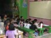 Sentuhan Hangat Istri Babinsa Jauhkan Anak Desa Dari Candu Gawai