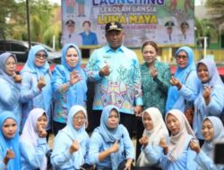 Plt Bupati Lampung Tengah Luncurkan Sekolah Lansia