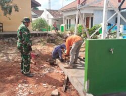 Jejak Babinsa Menjawab Dahaga Warga Kotabumi