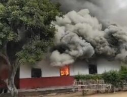 Amuk Massa Lampung Tengah: Sejumlah Bangunan PT BSA Ludes Dibakar Massa