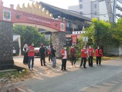 PDI Perjuangan Bandar Lampung Bagikan Ribuan Masker Dan Semprot Jalan Dampak Abu Vulkanik