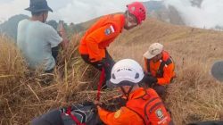Remaja 14 Tahun Dievakuasi Terpeleset Saat Mendaki
